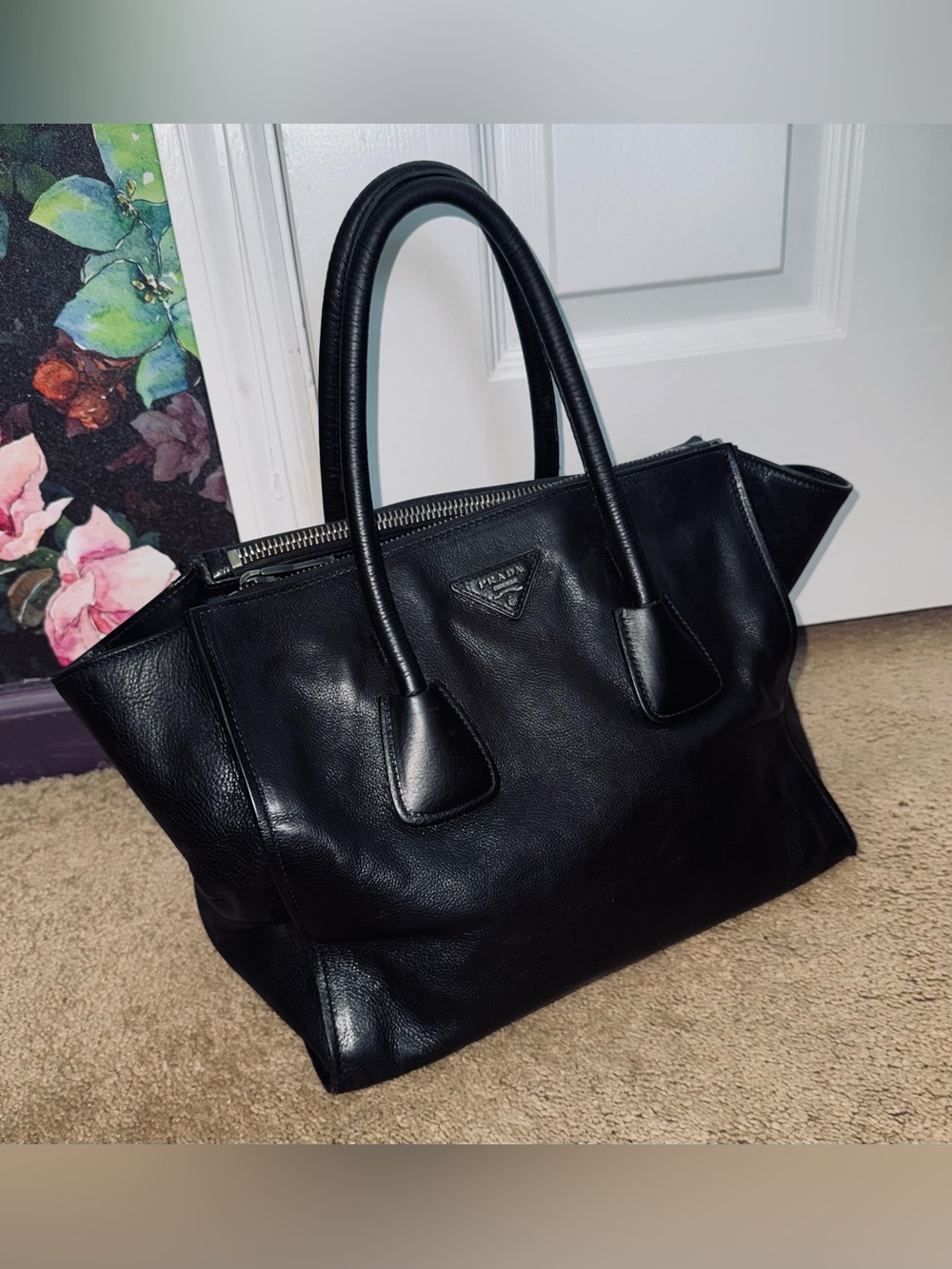 Prada AUTHENTIC Glacé Calf Twin Pocket Black Leather 2-Way Tote Bag - Picture 4 of 16